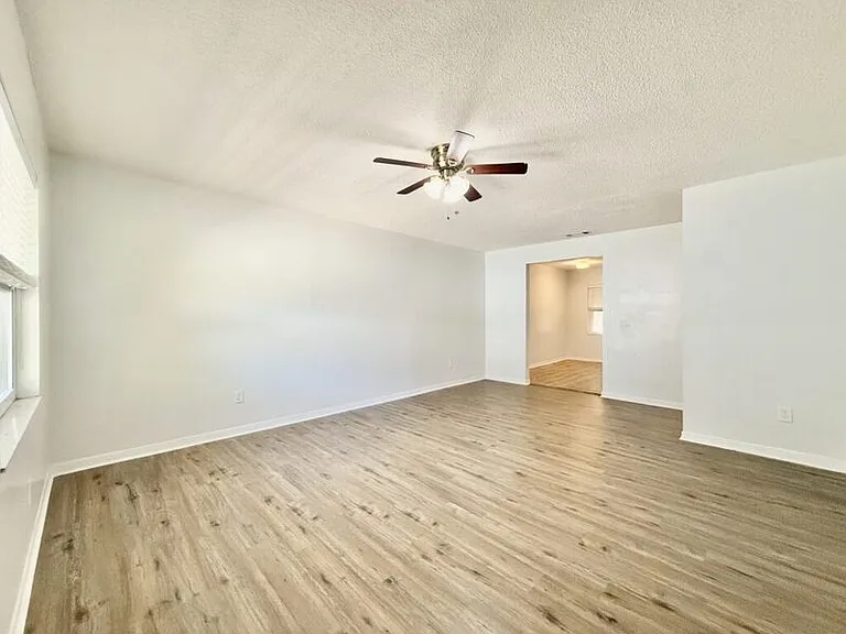 6420 S Adelia Ave #A — Photo 11
