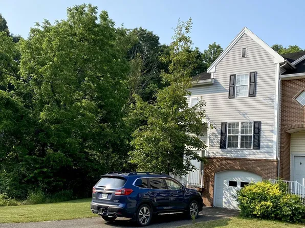 8 Westfield Pl, Athens, OH 45701
