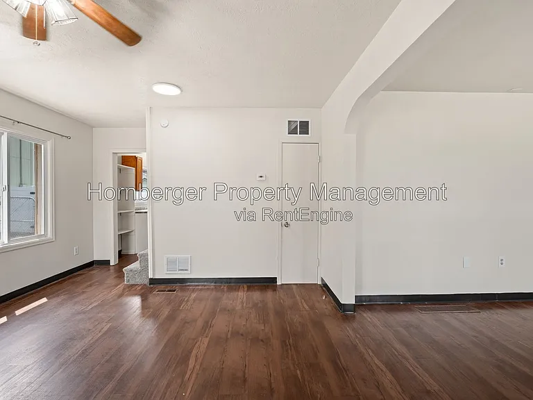 2410 E Everett Ave — Photo 5