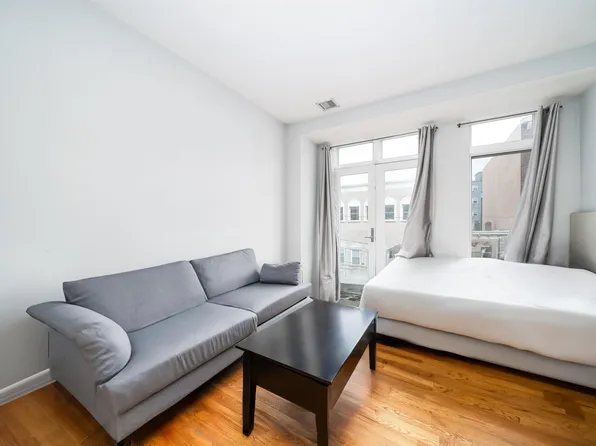 516 Monroe Street image 4 of 13