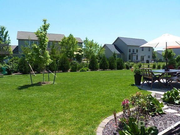 5th image of 442 Garnet Dr