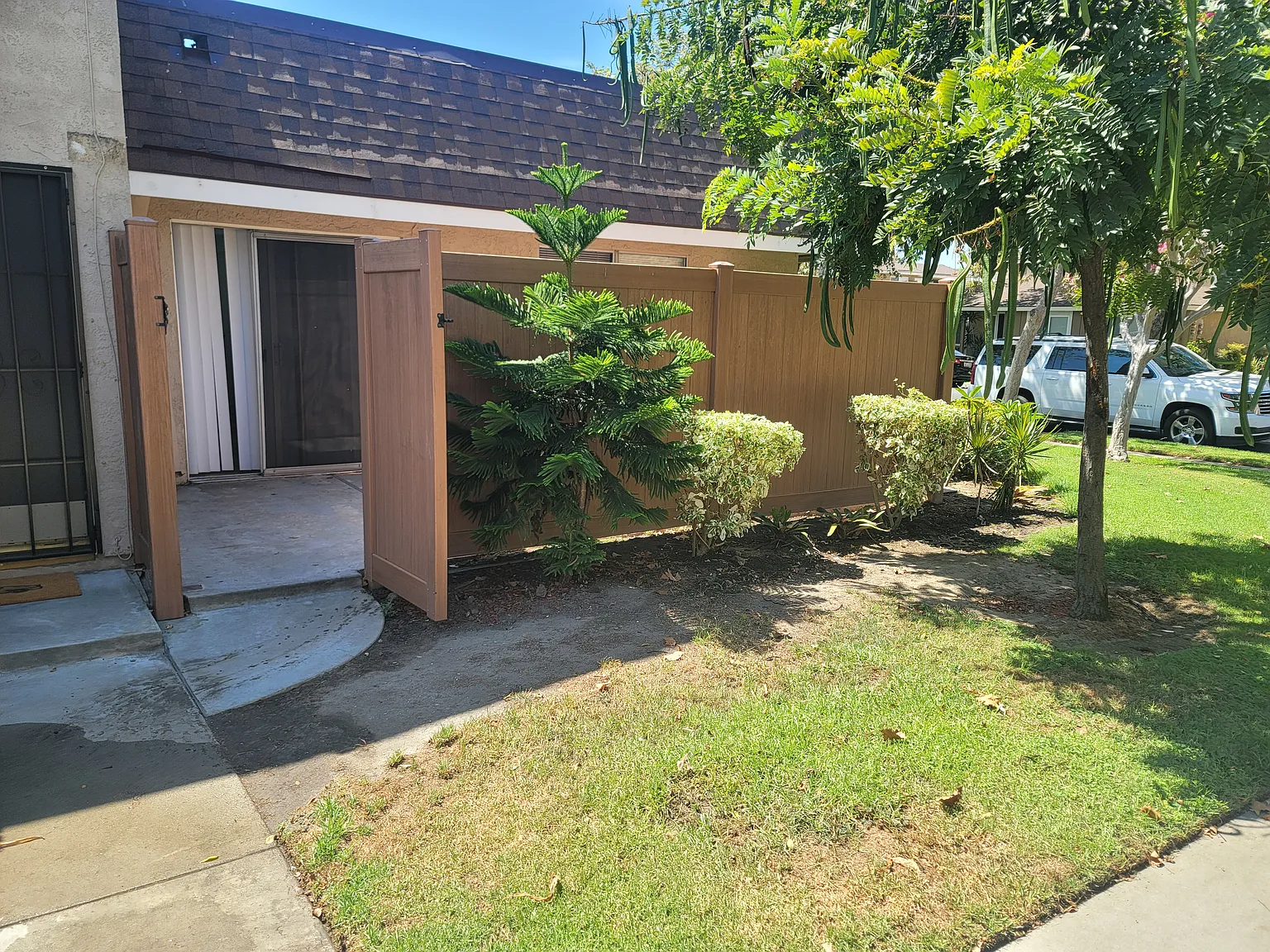 2 bed, 808 sqft, $2,685 — Photo 3