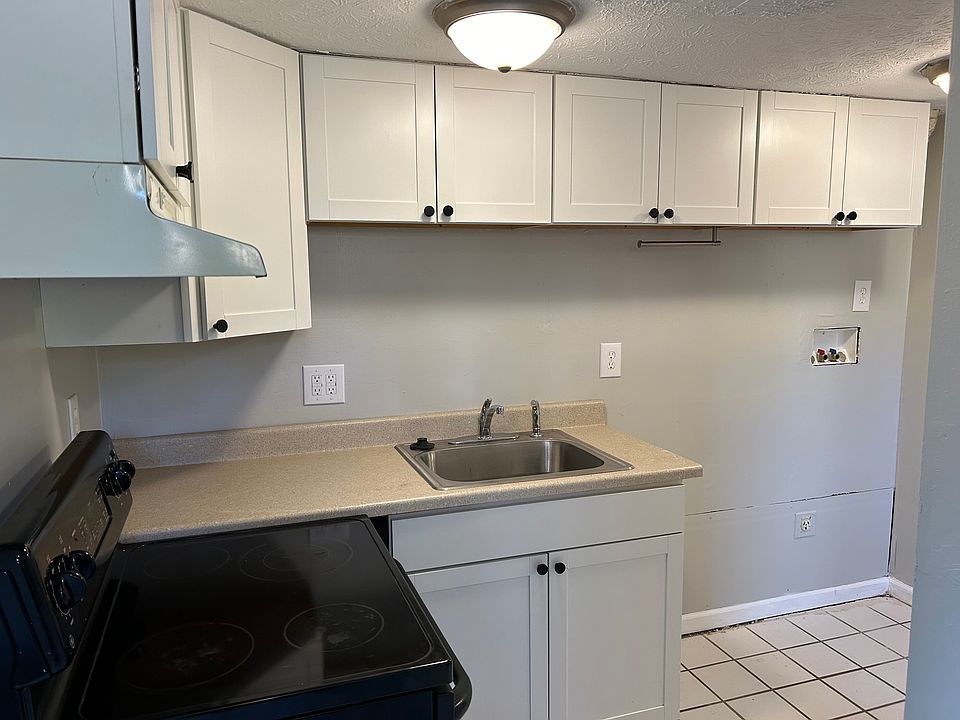1st image of 502 Cherry Hill Dr APT E