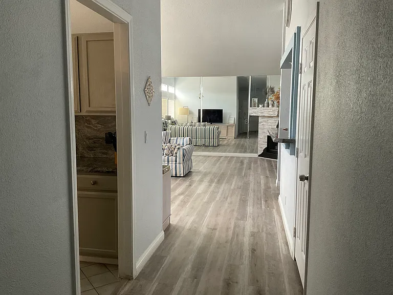 417 Cherry Meadows Ct — Photo 11