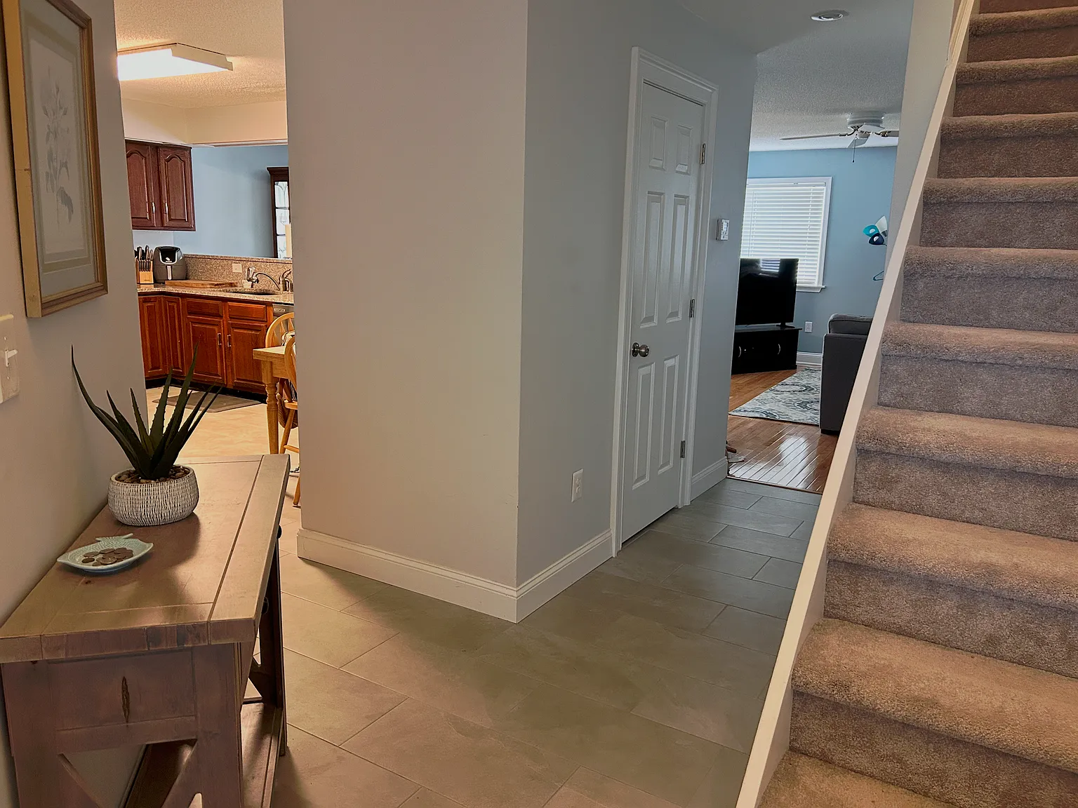 3 bed, 2.5 bath, 2928 sqft, $2,500 — Photo 1