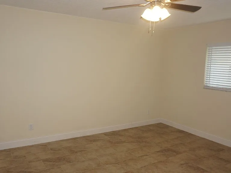 210 Foxwood Dr — Photo 18