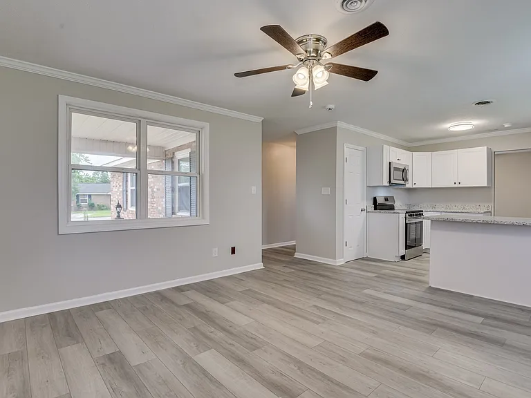 250 Almon Ct — Photo 5