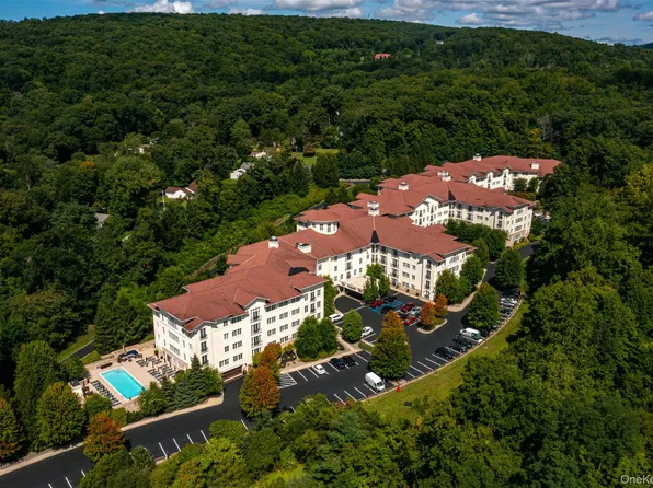 427 Trump Park, Shrub Oak, NY 10588