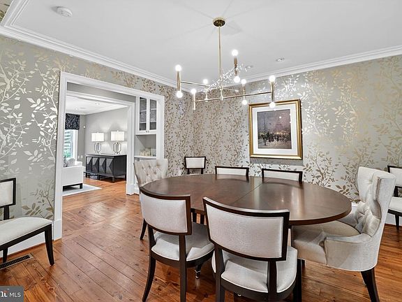 4th image of 2803 Q St NW