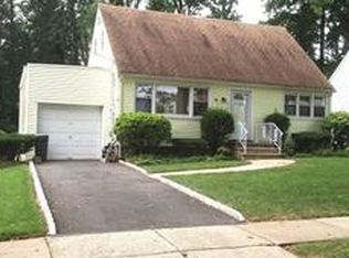 946 Apgar Ter, Rahway, NJ 07065