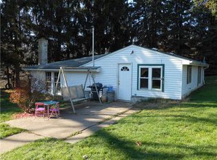 1066 S Sunset Beach Rd, Claysville, PA 15323