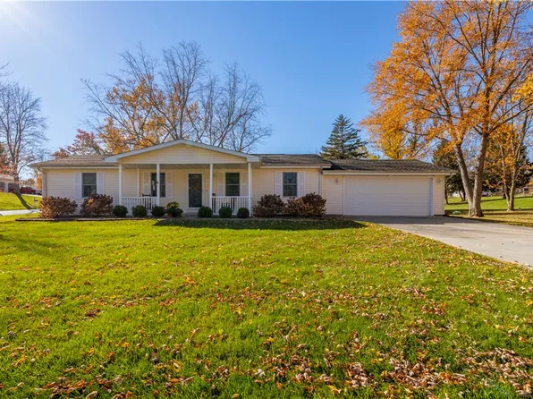 1105 Rosewood Dr, Mt Zion, IL 62549