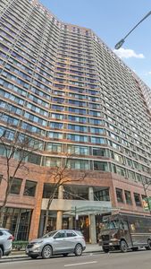 211 E Ohio St APT 1417, Chicago, IL, 60611