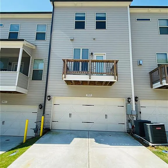 1815 Hislop Ln #8 — Photo 35