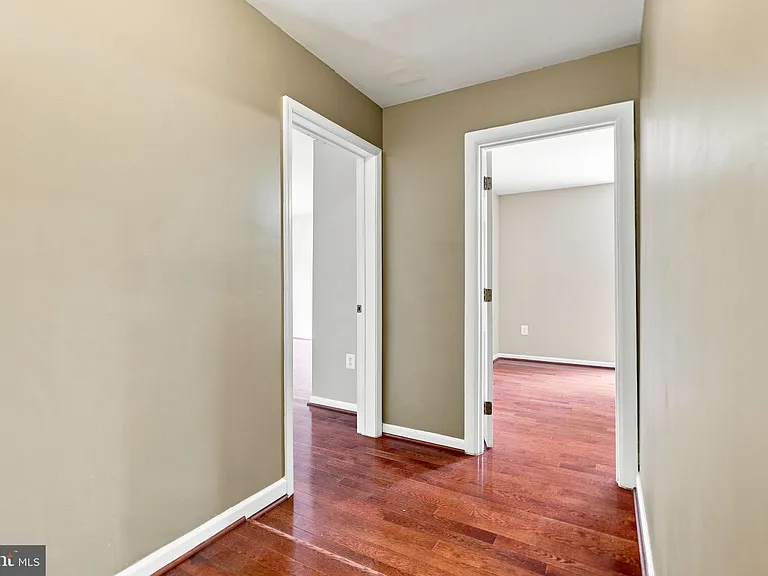 8916 Rugby Rd — Photo 43