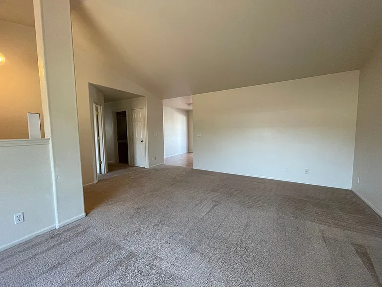 205 Kit Ln — Photo 6
