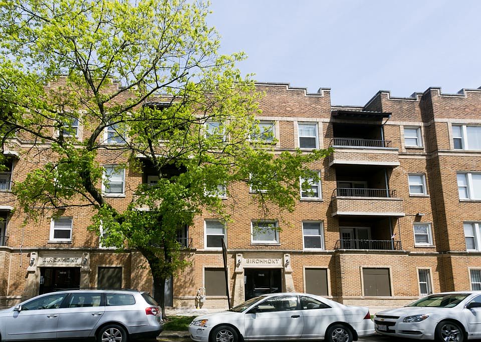 1st image of 7451 N Greenview Ave #213