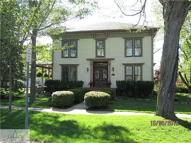 321 N Court St photo 1
