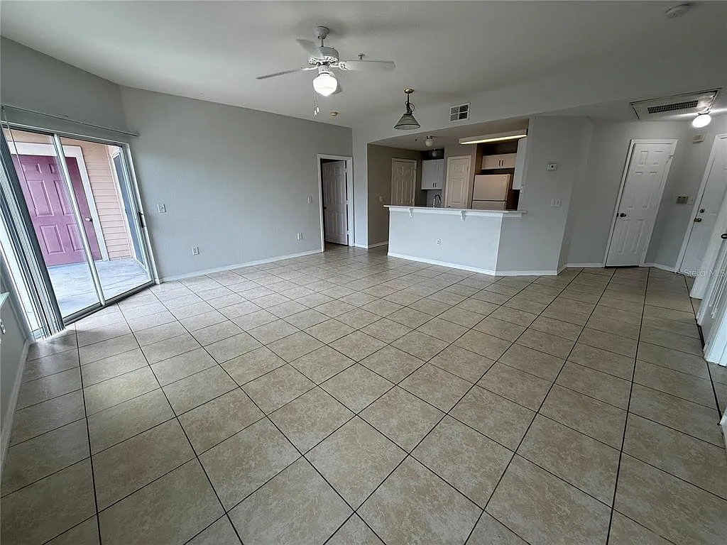 2 bed, 2.0 bath, 1031 sqft, $1,795 — Photo 3
