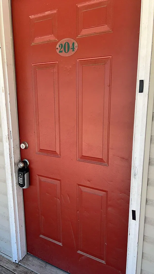 315 Texas Ln Apts. Springdale — Photo 2