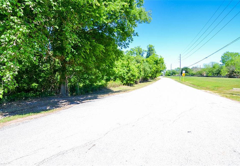 1st image of 621 Timothy Ln
