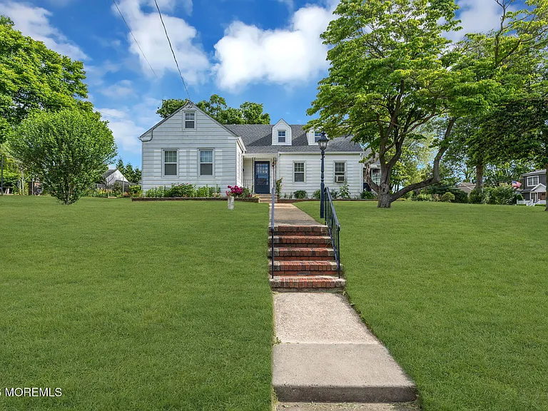 37 Highland Ave — Photo 56