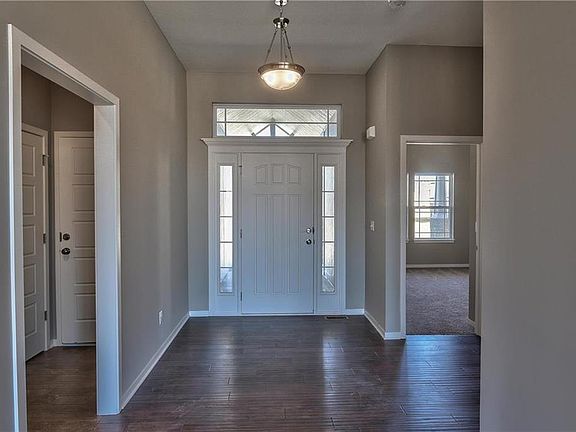 3rd image of 5206 Meadowsweet Ln