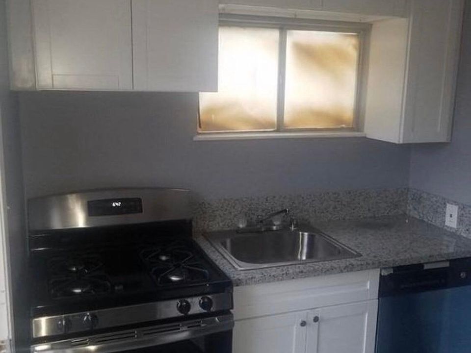 2nd image of 520 Solano St #3