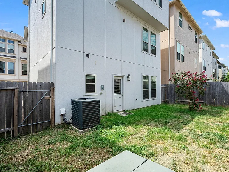 2021 Cambridge Heights Pl — Photo 22