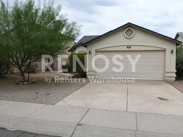 3049 E Siesta Ln — Photo 1