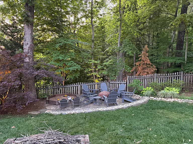 700 Victorian Ct — Photo 38