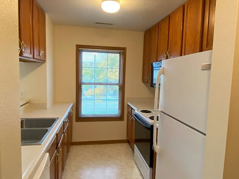 2604 Stange Rd #9 — Photo 3
