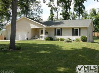 11107 Ridgewood Dr, Battle Creek, MI 49014