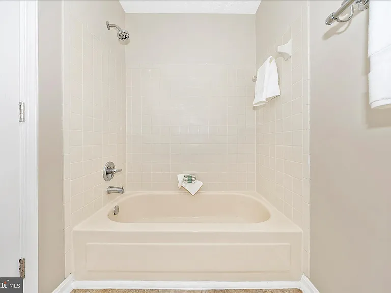 2112 Whitehall Rd #1C — Photo 41
