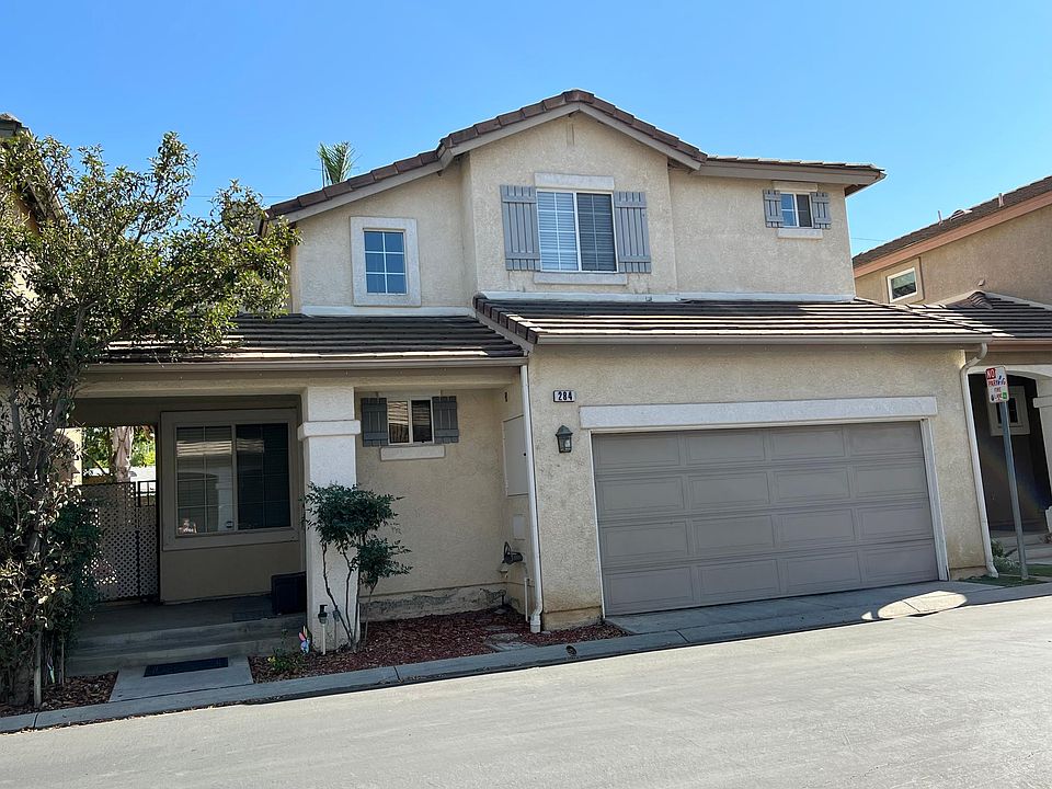 Detached Townhouse; 2 car attached garage with automatic opener ; Ready to move in