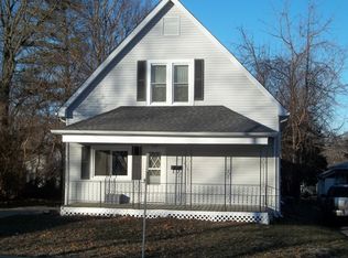 650 Division St, Charleston, IL 61920