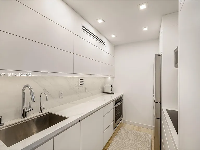 1200 West Ave #1410 — Photo 8
