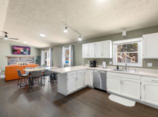 625 Robert Ave, Rockford, IL 61107