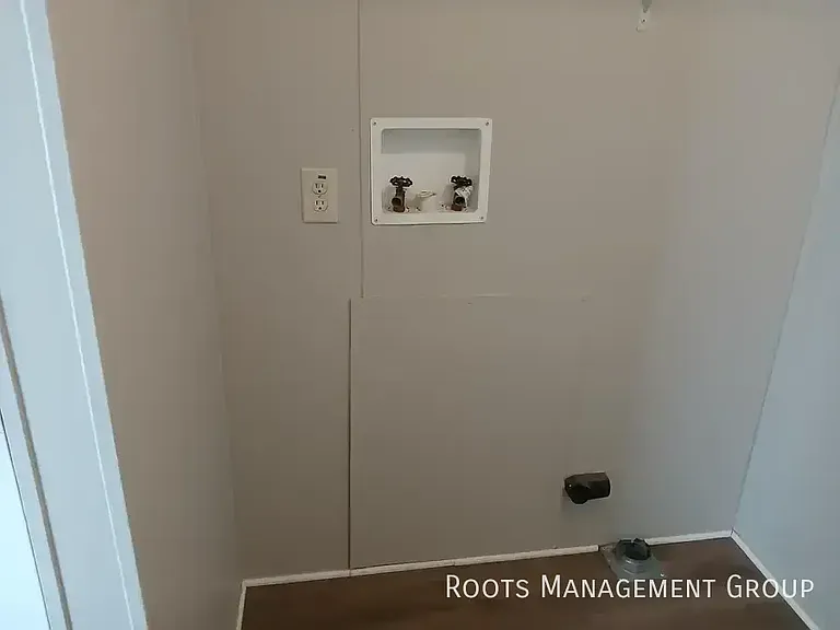 48 Oak St #48 — Photo 13
