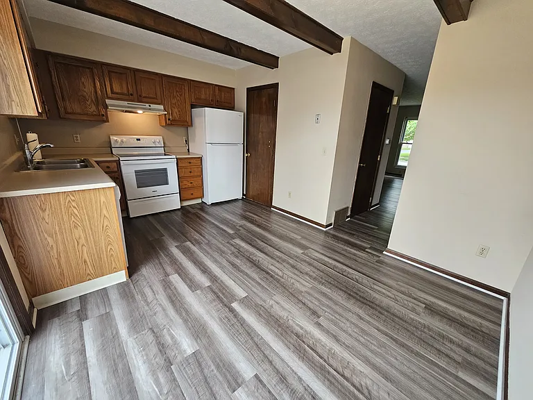 1510 Bradshire Dr — Photo 7