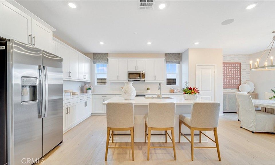 1st image of 10886 Bryn Mawr Ave