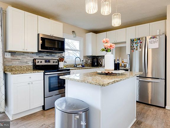 3rd image of 309 Meghann Dr
