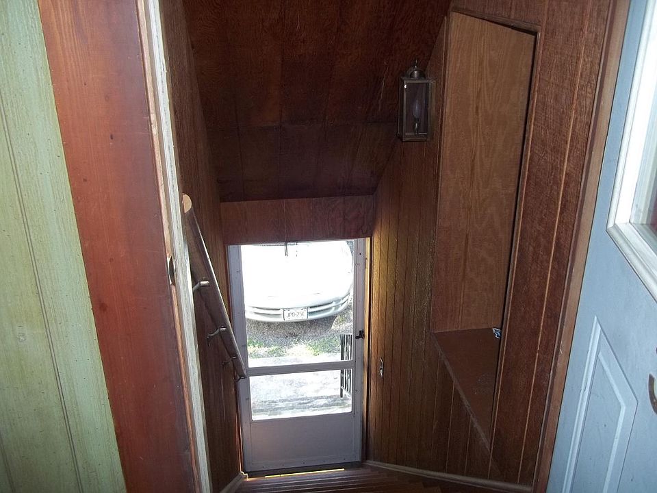 Private entrance with coat storage
