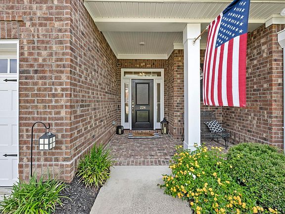 2nd image of 224 Mary Locke Ct