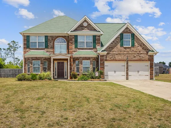 12 Landings Dr, Fort Mitchell, AL 36856