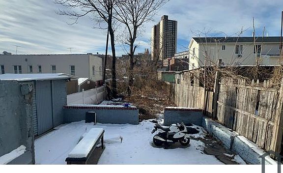 4th image of 1124 Manor Ave APT 1