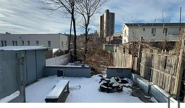 1124 Manor Ave #1 — Photo 4