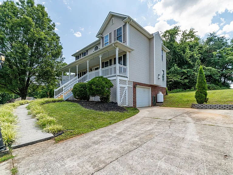 72 Viking Dr — Photo 13