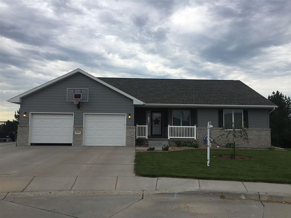 1st image of 703 11th Avenue Pl