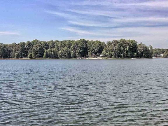 2nd image of 946 Harbor Ct